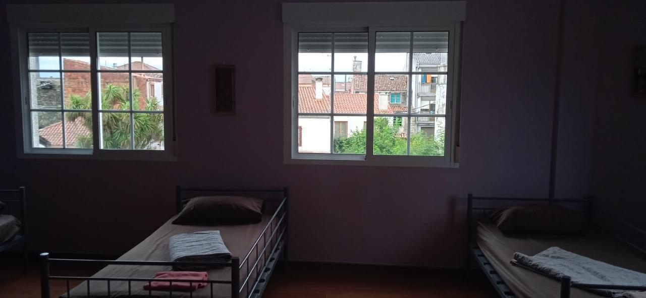 Albergue O Apalpador Melide Eksteriør billede